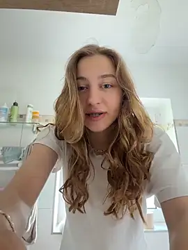 romyxxs online show from May 17, 8:55 am