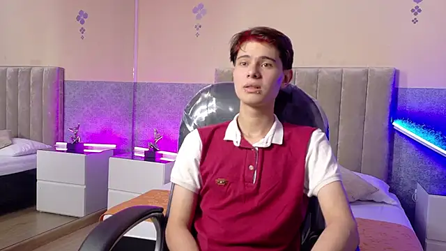 Derek Sinn online show from April 3, 7:56 pm