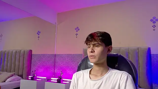 Derek Sinn online show from April 7, 7:58 pm