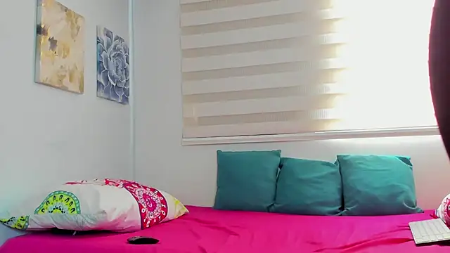 Snapshot of LunaLith chatting on February 23, 3:42 pm LunaLith online show from February 23, 3:42 pm