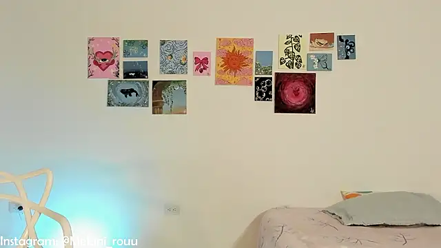 melrousses  online show from February 13, 4:41 am