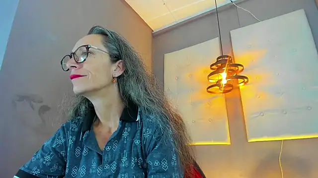 laurasofia45 online show from February 9, 12:47 am