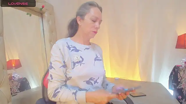 Snapshot of laurasofia45 chatting on July 11, 10:51 am laurasofia45 online show from July 11, 10:51 am