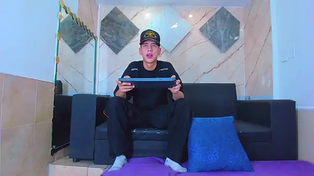 Dominic 26 online show from February 11, 8:36 pm