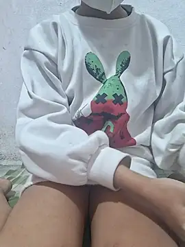 Snapshot of Mey_mey2k3 chatting on February 10, 2:37 am Mey mey2k3 online show from February 10, 2:37 am