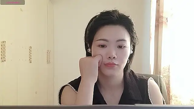 Snapshot of Nikishine chatting on June 18, 6:24 am Nikishine online show from June 18, 6:24 am