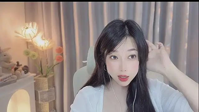 Yumi yuni online show from April 18, 1:04 pm