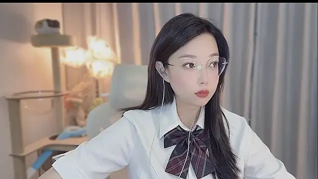 Yumi yuni online show from May 16, 11:25 pm