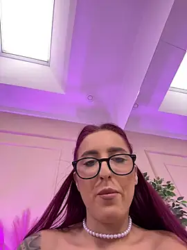 CrystalRedd online show from February 22, 6:57 am