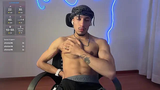 Snapshot of rafael_stone11 chatting on February 1, 6:01 am rafael stone11 online show from February 1, 6:01 am