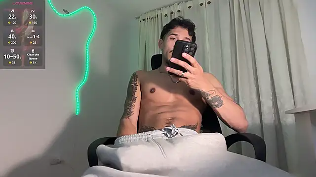 rafael stone11 online show from April 1, 4:02 am