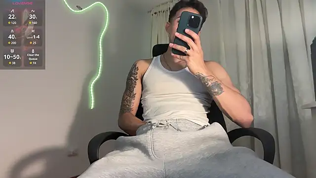 rafael stone11 online show from April 14, 12:16 am