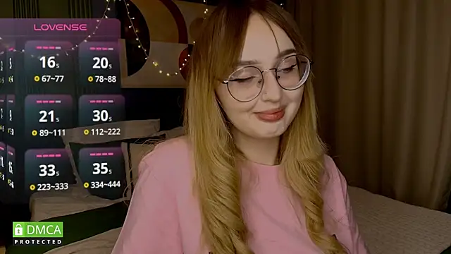 AdeLuna online show from February 7, 9:18 pm