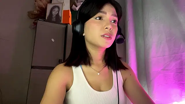 ConstancePorrini online show from February 20, 5:26 am