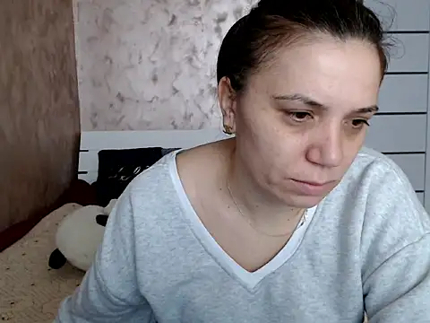 Snapshot of LorraGrey chatting on March 5, 6:31 am LorraGrey online show from March 5, 6:31 am