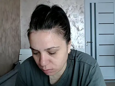 Snapshot of LorraGrey chatting on April 15, 5:47 am LorraGrey online show from April 15, 5:47 am