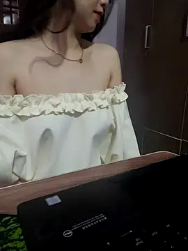 NinaKey online show from April 14, 8:09 am