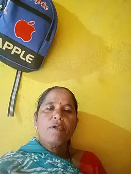 Snapshot of Gudid209896 chatting on February 12, 10:21 am Gudid209896 online show from February 12, 10:21 am