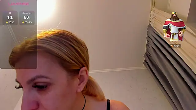 Snapshot of LannaQuinn chatting on February 16, 4:52 am LannaQuinn online show from February 16, 4:52 am