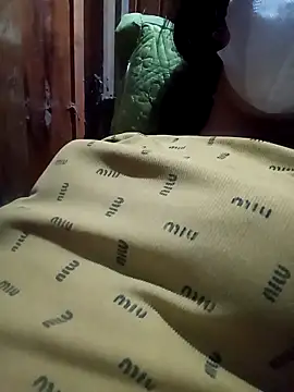 hot-luna- online show from April 4, 10:07 pm