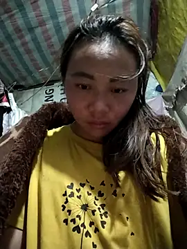 Snapshot of Bella-222 chatting on February 18, 11:22 pm Bella-222 online show from February 18, 11:22 pm