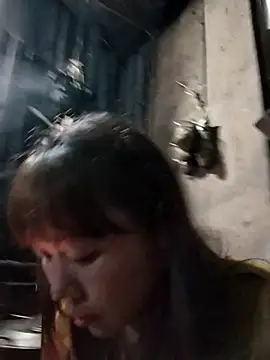 Snapshot of Bella-222 chatting on February 19, 11:28 am Bella-222 online show from February 19, 11:28 am