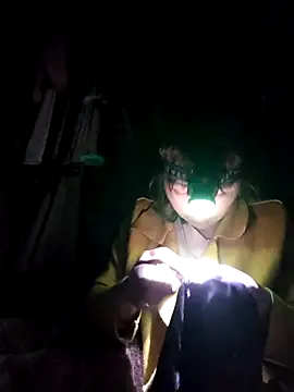 Snapshot of Bella-222 chatting on February 20, 8:49 am Bella-222 online show from February 20, 8:49 am