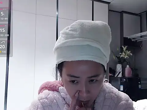 Tsuki-y online show from March 1, 4:20 pm