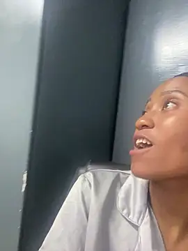 Snapshot of Amari_26 chatting on February 11, 3:00 am Amari 26 online show from February 11, 3:00 am