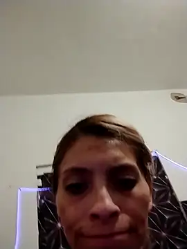 Snapshot of amairany27 chatting on April 25, 12:02 am amairany27 online show from April 25, 12:02 am