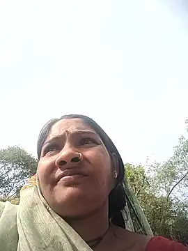 Snapshot of Hotty_raghni chatting on February 20, 9:54 am Hotty raghni online show from February 20, 9:54 am