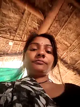 Snapshot of Hotty_raghni chatting on February 22, 3:07 am Hotty raghni online show from February 22, 3:07 am