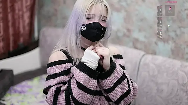 Snapshot of Yunakiss chatting on February 23, 7:44 pm Yunakiss online show from February 23, 7:44 pm