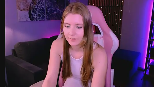 Caroline Desire  online show from March 29, 7:52 am