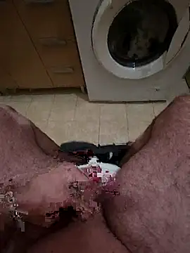 Snapshot of Heyyo3 chatting on February 5, 10:42 am Heyyo3 online show from February 5, 10:42 am