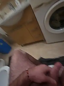 Snapshot of Heyyo3 chatting on February 22, 9:41 am Heyyo3 online show from February 22, 9:41 am