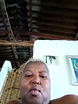 Snapshot of treasure_hunny chatting on February 27, 6:02 am treasure hunny online show from February 27, 6:02 am