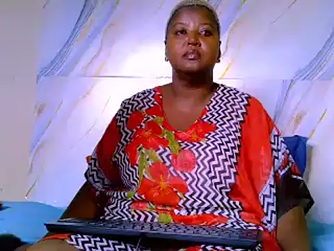 Snapshot of treasure_hunny chatting on March 1, 7:43 am treasure hunny online show from March 1, 7:43 am