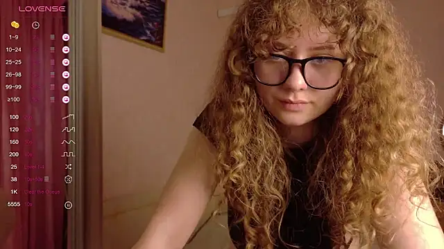 Snapshot of Milounee chatting on February 28, 7:04 pm Milounee online show from February 28, 7:04 pm