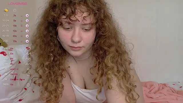 Snapshot of Milounee chatting on March 8, 9:57 am Milounee online show from March 8, 9:57 am