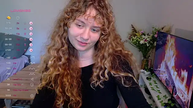 Snapshot of Milounee chatting on May 19, 8:42 am Milounee online show from May 19, 8:42 am