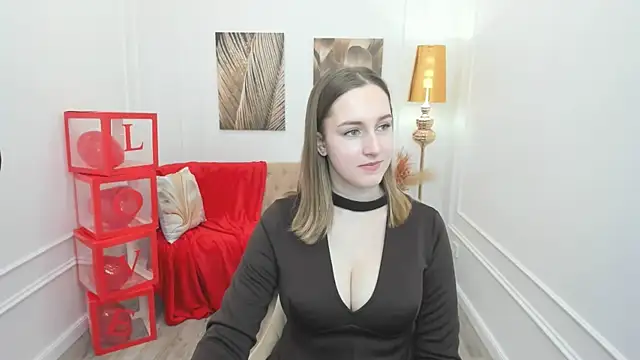 Snapshot of CaseyTerini chatting on February 9, 3:43 am CaseyTerini online show from February 9, 3:43 am