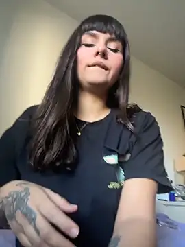 Snapshot of lovelyjinny chatting on March 3, 10:32 am lovelyjinny online show from March 3, 10:32 am