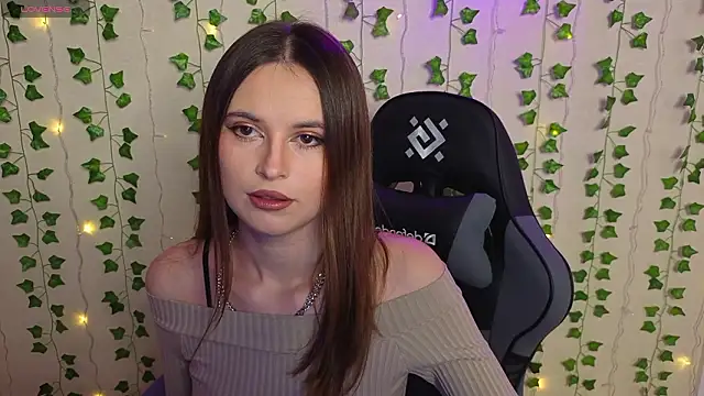 Snapshot of AliceIMonta chatting on March 1, 5:37 pm AliceIMonta online show from March 1, 5:37 pm