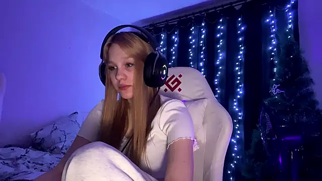 Snapshot of axin_burnell chatting on February 14, 5:53 pm axin burnell online show from February 14, 5:53 pm