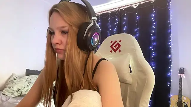 Snapshot of axin_burnell chatting on February 27, 5:51 am axin burnell online show from February 27, 5:51 am