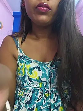 Snapshot of Mahira06 chatting on July 9, 5:28 pm Mahira06 online show from July 9, 5:28 pm