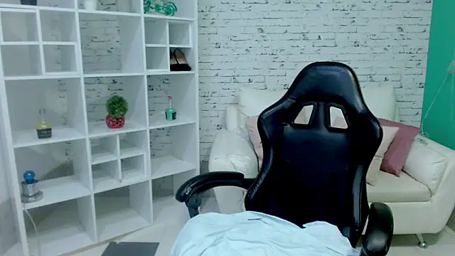 Snapshot of mariana_blondee chatting on February 12, 11:16 am mariana blondee online show from February 12, 11:16 am