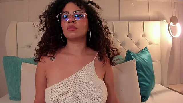 amanda rios online show from May 26, 8:05 pm