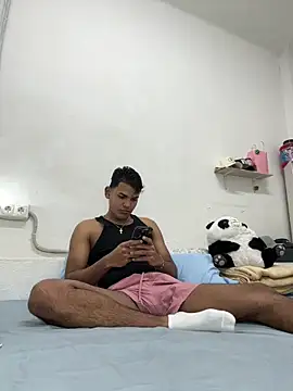 Snapshot of DavShi chatting on February 5, 6:56 pm DavShi online show from February 5, 6:56 pm